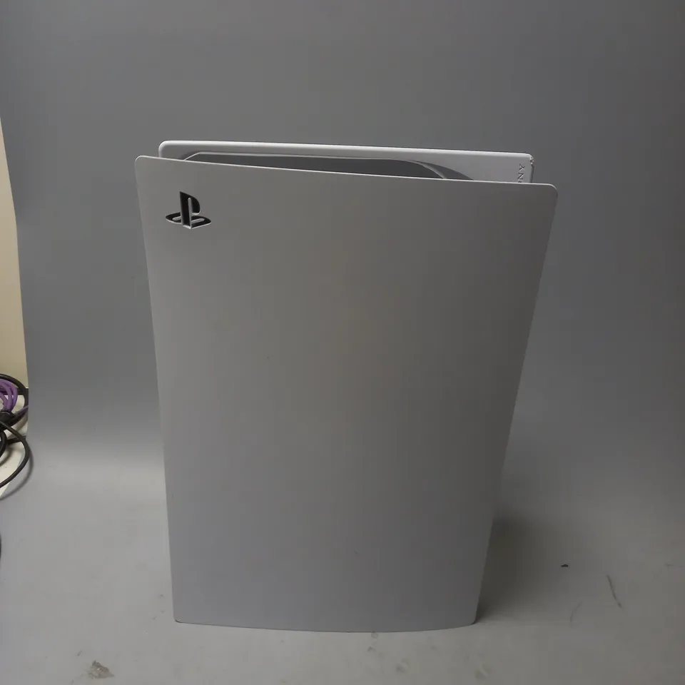UNBOXED PLAYSTATION 5 CONSOLE IN WHITE 