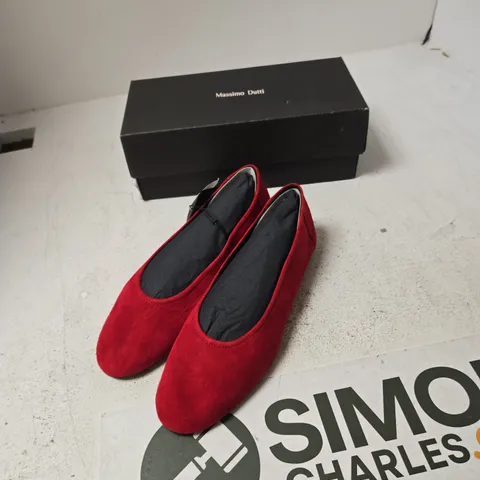 MASSIMO DUTTI WOMEN'S RED SUEDE BALLET FLATS – UK 5 (EU 38)