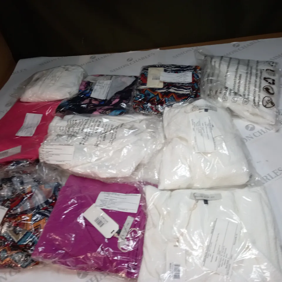BAG OF APPROX 10 ASSORTED CLOTHING ITEMS TO INCLUDE - MAISON DE NIMES - EMELIA