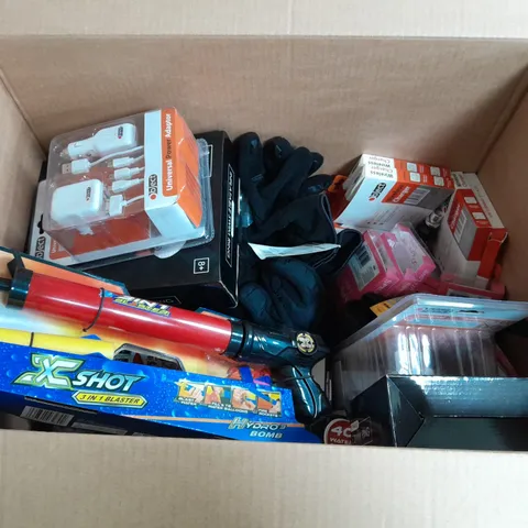 APPROXIMATELY 30 ASSORTED HOUSEHOLD GOODS TO INCLUDE WINTER GLOVES, XC SHOT, AND UNIVERSAL POWER ADAPTER ETC.