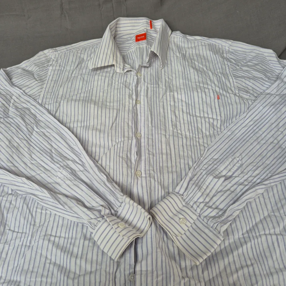 HUGO BOSS BUTTONED SHIRT - SIZE 2XL