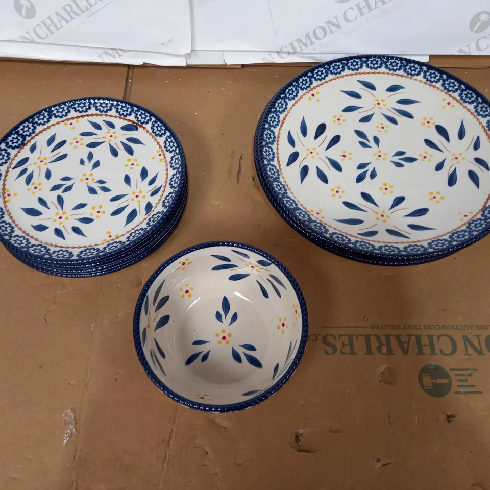 TEMPTATIONS PATTERNED DINNERWARE SET