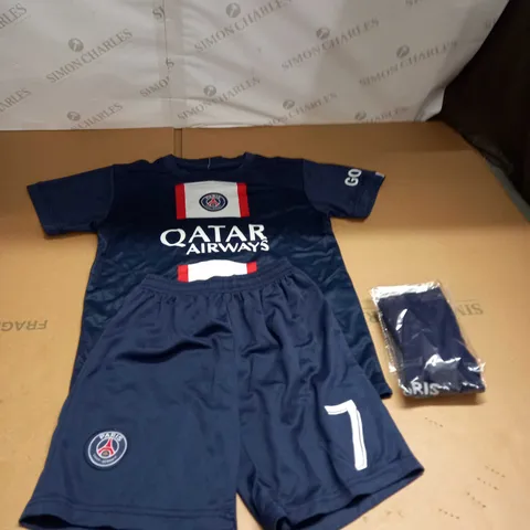PSG FC KIT WITH MBAPPE 7 ON THE BACK SIZE UNSPECIFIED
