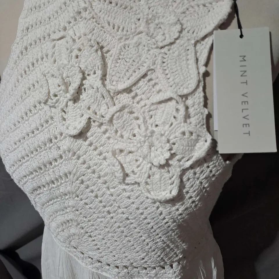 MINT VELVET FLORAL CROCHET MAXI DRESS IN WHITE - UK 10