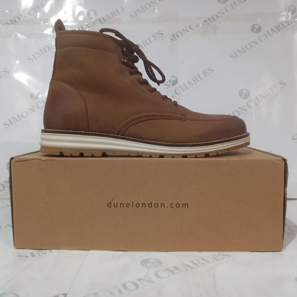 BOXED PAIR OF DUNE LONDON 359 CRANES HIKER BOOTS IN TAN SIZE 9