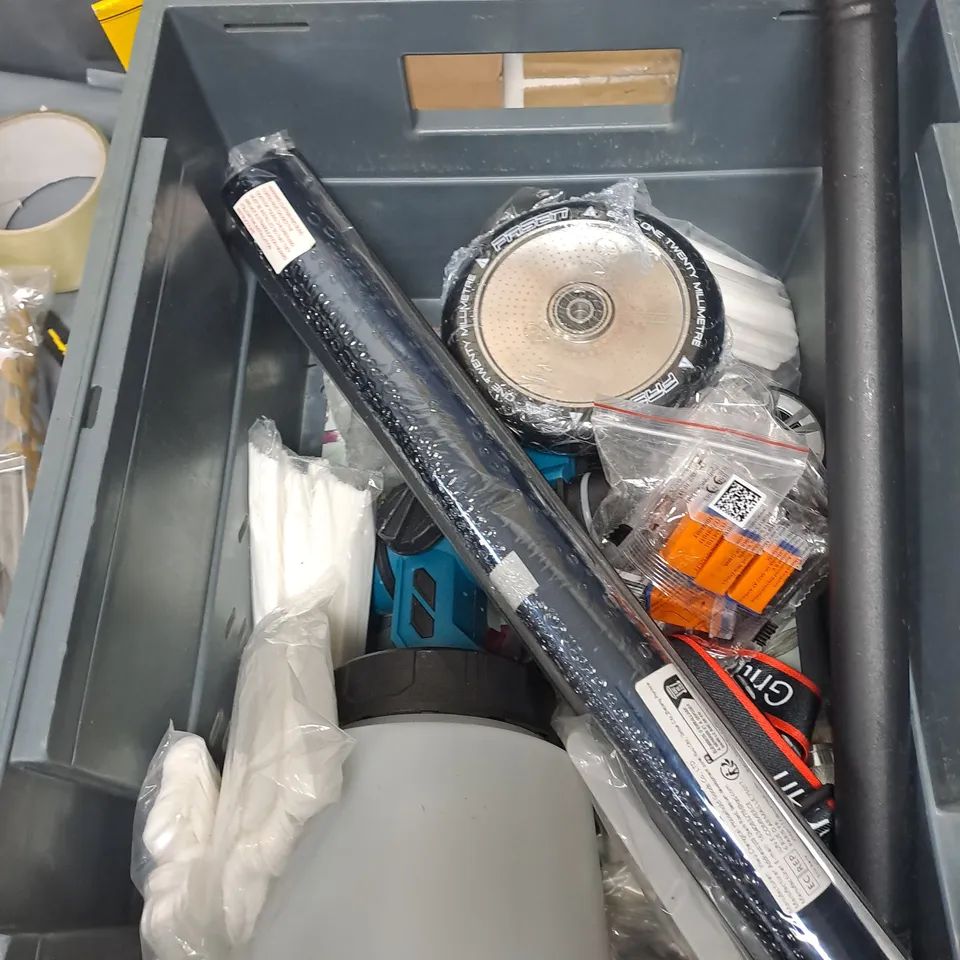 APPROXIMATELY 15 HOUSEHOLD ITEMS TO INCLUDE KIDS ARM BANDS, PENS AND AIR UP PODS