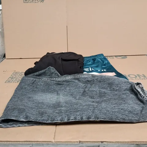 BOX OF APPROXIMATELY 20 ASSORTED CLOTHING ITEMS TO INCLUDE ZARA JEANS, TACTICAL VANGUARD BLACK TROUSERS, "SIMPLE" TROUSERS ETC