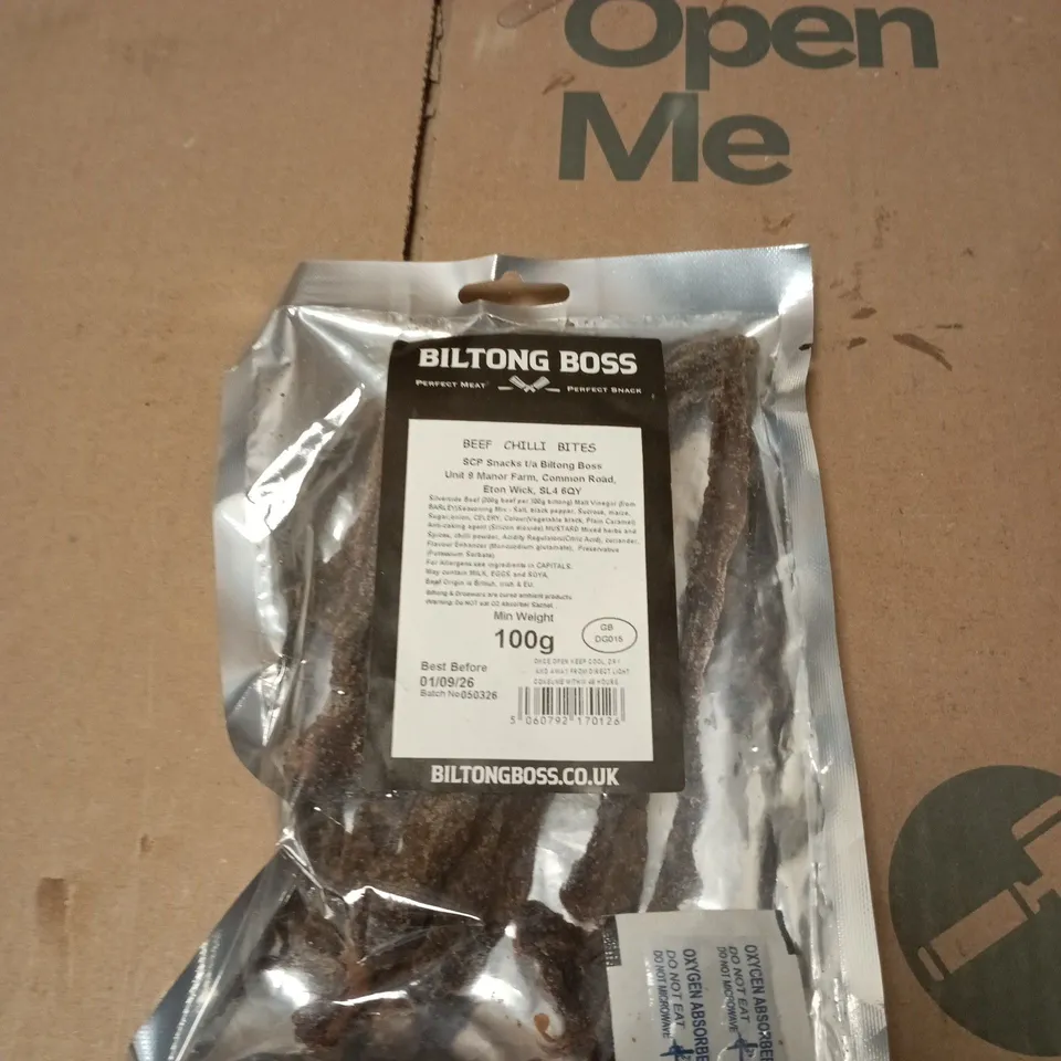 APPROXIMATELY 15 ASSORTED FOOD ITEMS INCLUDING ALMOND FLOUR AND BILTONG BOSS BEEF CHILLI BITES 