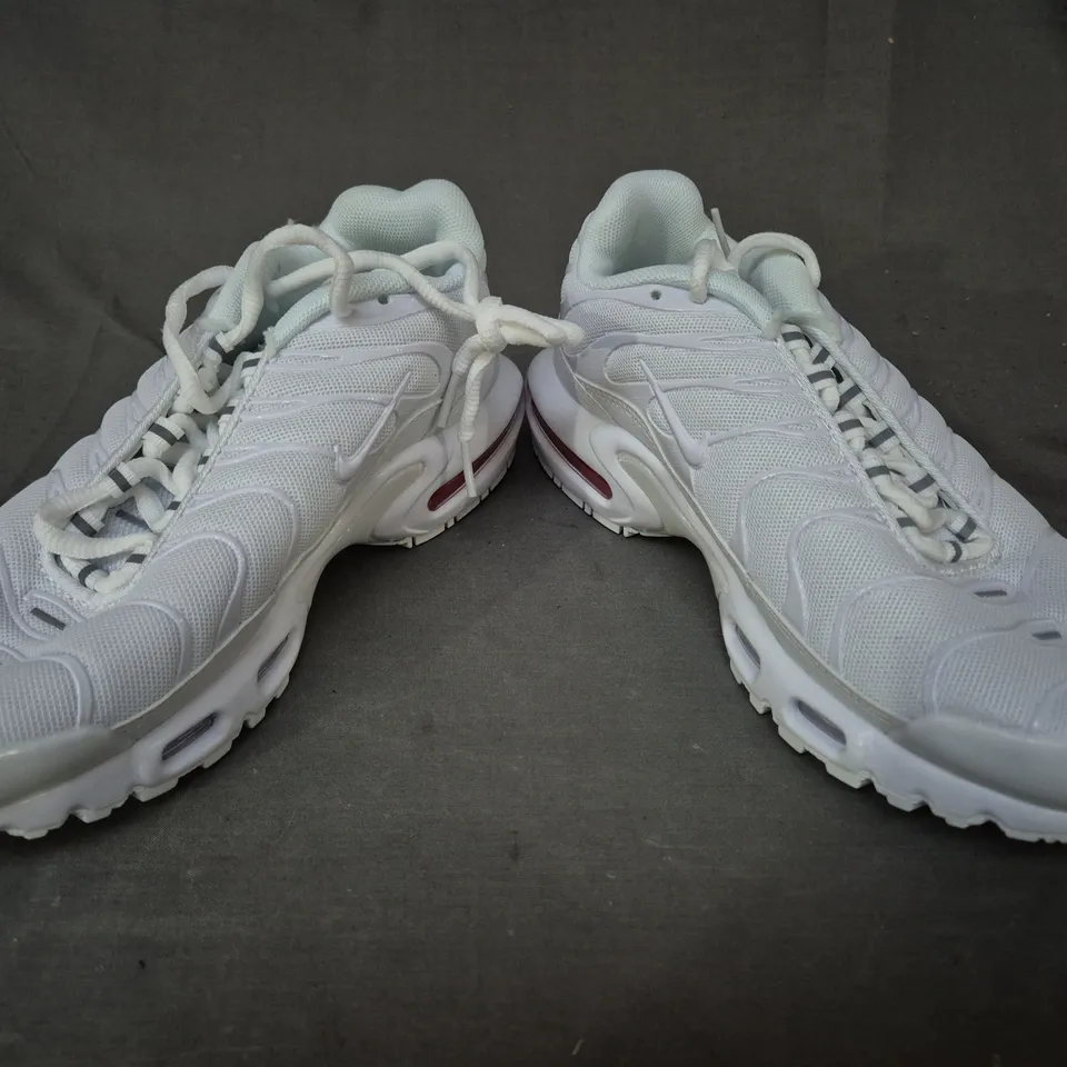 PAIR OF NIKE TN AIR SHOES IN WHITE (ODD SIZES)