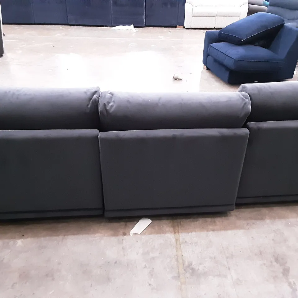 QUALITY BRITISH MANUFACTURED DESIGNER G PLAN FUSION 3 SEATER SOFA (G) A931 PLUSH TARMAC A931