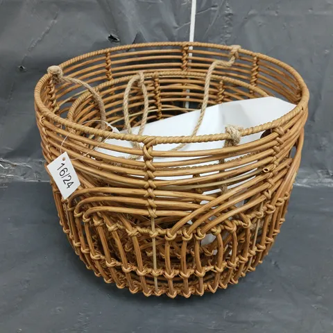 SET OF 2 RATTAN STYLE HANGING BASKETS 