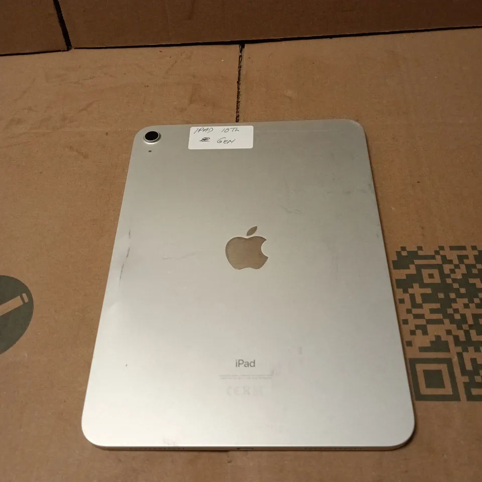 APPLE IPAD A2696