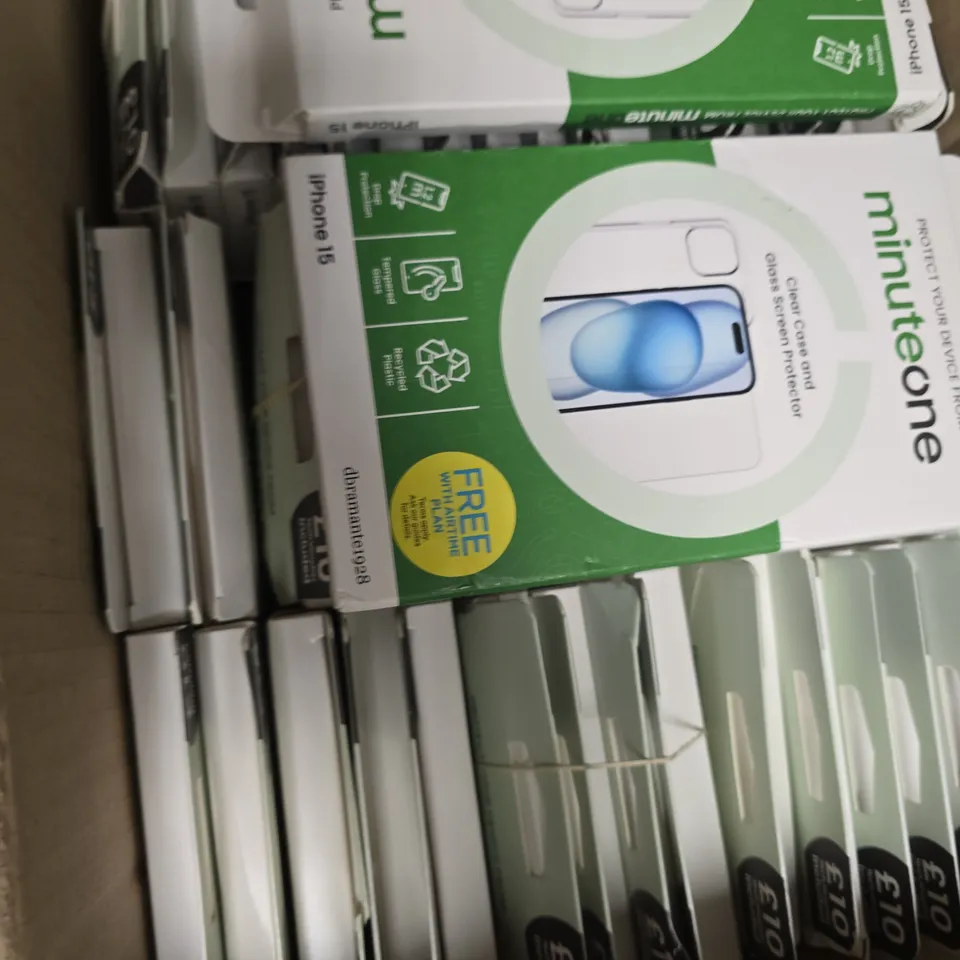 BOX OF APPROXIMATELY 20 MINUTE ONE IPHONE 15 CLEAR CASE