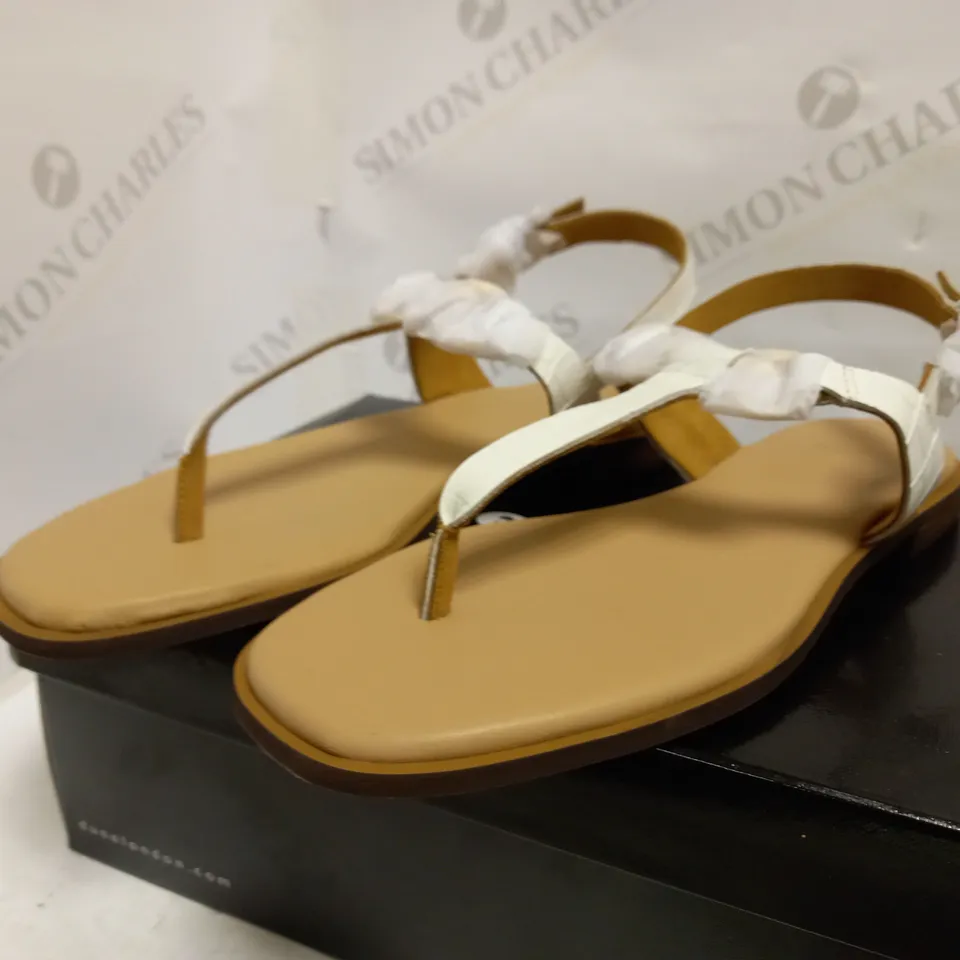 BRAND NEW DUNE LIMBA WHITE CROC PRINT LEATHER SANDALS UK SIZE 8