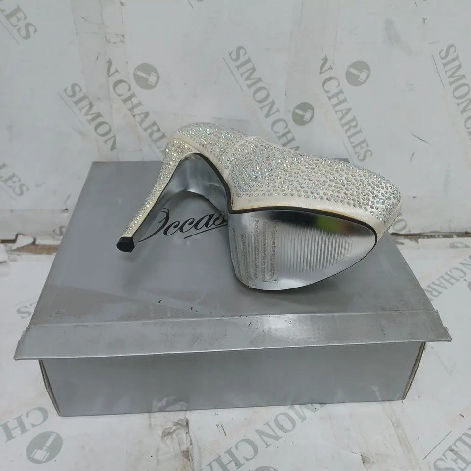 LOT OF 12 OCCASIONS BY CASANDRA LADIES SHOES