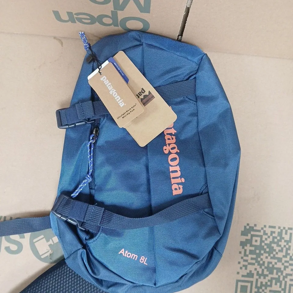 PATAGONIA ULTRALIGHT BLACK HOLE MINI HIP PACK IN NAVY