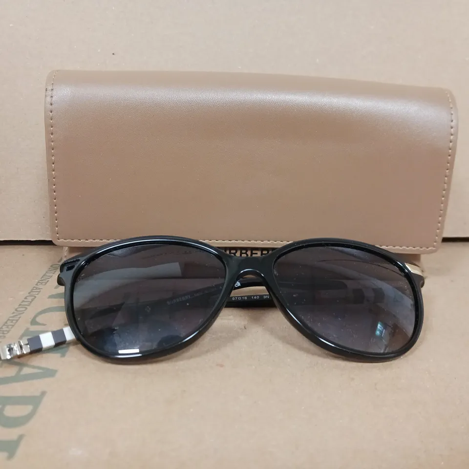 BURBERRY CAT EYE SUNGLASSES BLACK RRP £189