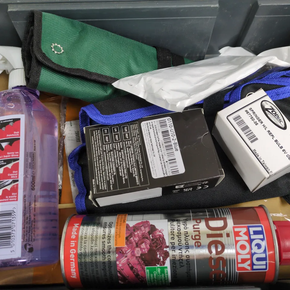 APPROXIMATELY 10 ASSORTED VEHICLE PARTS & ACCESSORIES/TOOLS TO INCLUDE SOCKET WRENCH SET, LIQUI MOLY DIESEL PURGE, CARPLAN SUPER GLOSS, ETC - COLLECTION ONLY