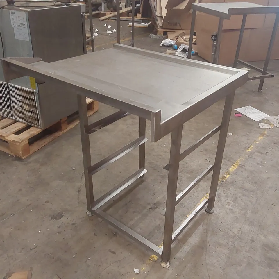 STAINLESS STEEL COMMERCIAL KITCHEN WORKTOP