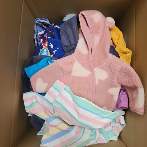 BOX OF APPROXIMATELY 30 ASSORTED KIDS CLOTHING ITEMS TO INCUDE - JACKET, DRESS, JOGGERS, ETC