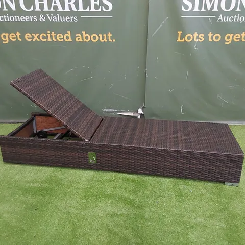DESIGNER MANUAL ADJUSTABLE SUNLOUNGER IN CHOCOLATE MIX RATTAN