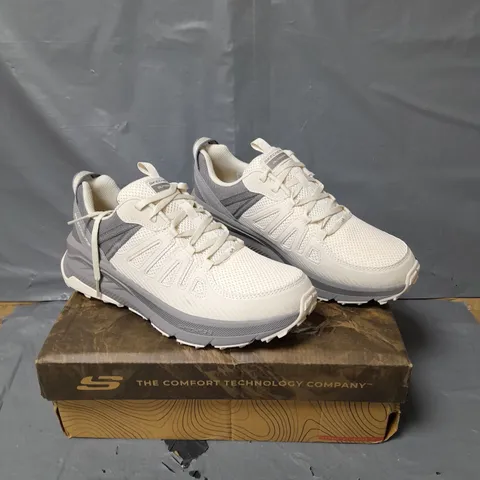 SKECHERS OUTDOOR CASCADE TRAINERS - NATURAL - SIZE 7