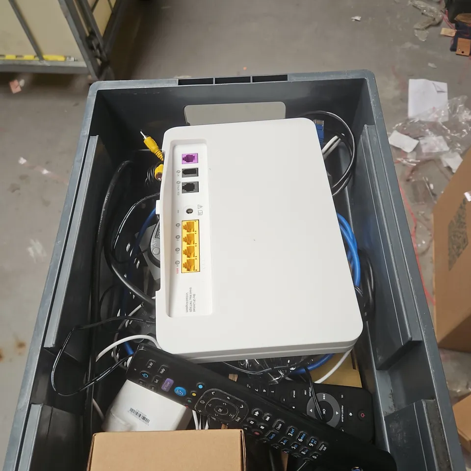 APPROXIMATELY 15 ASSORTED ITEMS TO INCLUDE REMOTE CONTROLS, LOGI MOUSE, POWER SUPPLY, SKY ROUTER ETC