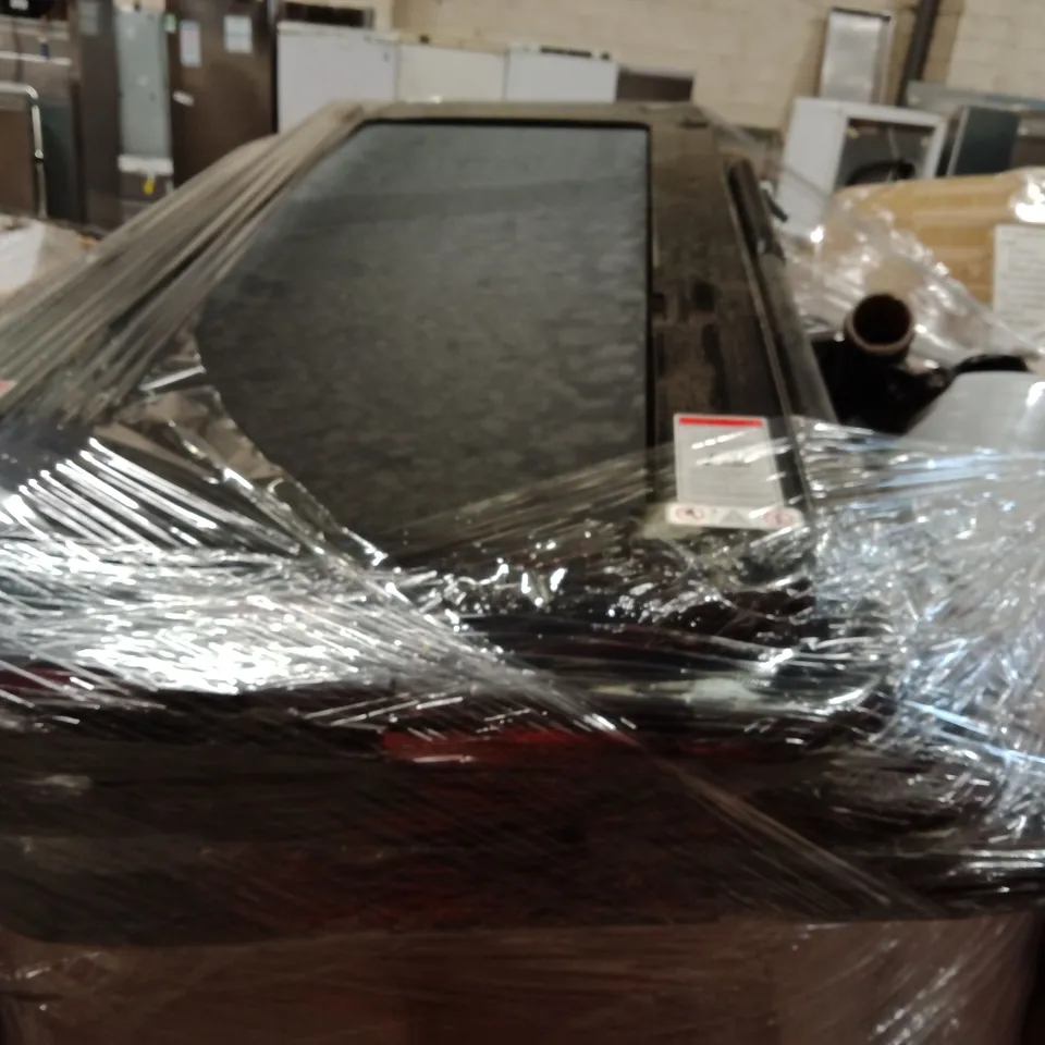 PALLET OF ASSORTED HOUSEHOLD GOODS AND PRODUCTS TO INCLUDE; WALKINGS PADS,GARDEN TRIMMER,BASKET,DECOR,ETC