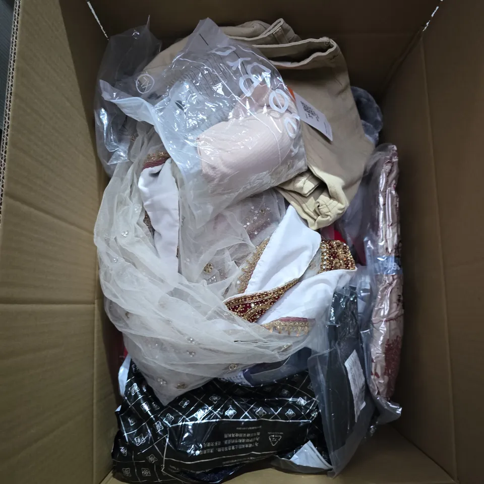 BOX OF APPROXIMATELY 25 CLOTHING ITEMS INCLUDING: PINK TSHIRT, BLACK SANDDANCER TSHIRT AND BLUE SANDDANCER TSHIRT