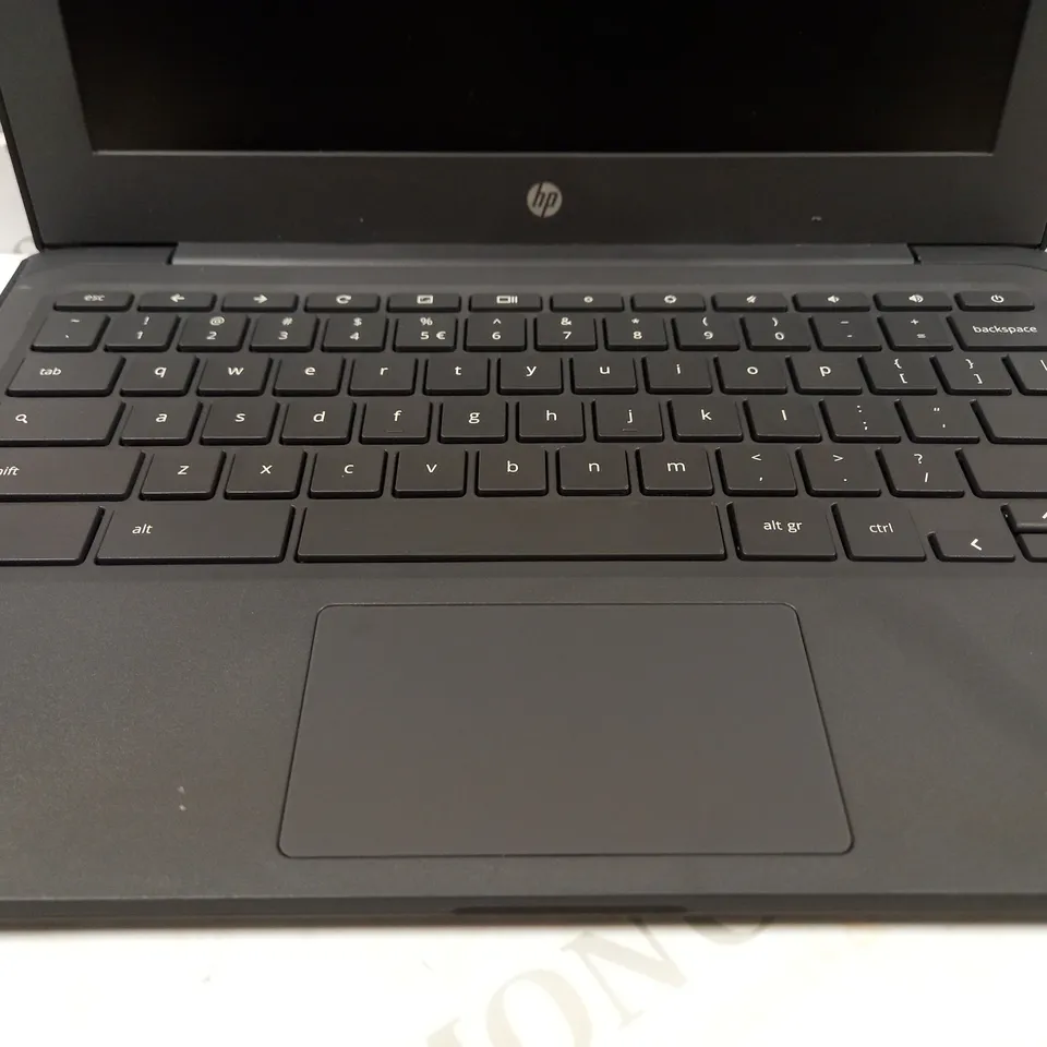 HP 11A G6 CHROME LAPTOP IN GREY