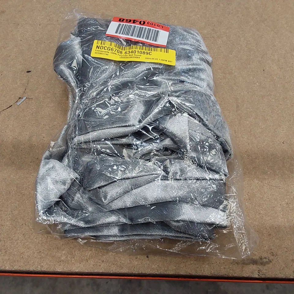 BAGGED EMMANUELLE 100% POLYESTER BED RUNNER - GREY // SIZE UNSPECIFIED (1 ITEM)