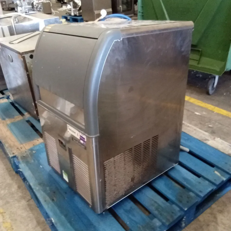 SCOTSMAN EC-86 EASY-FIT ICE MAKER MACHINE