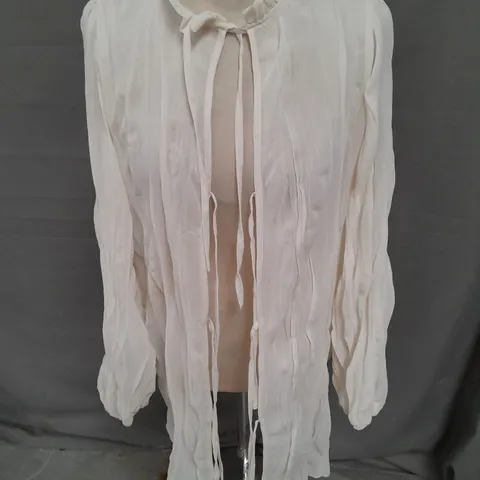 DISTURBIA VILAIN TEXTURED BLOUSE IN OFF WHITE SIZE 10