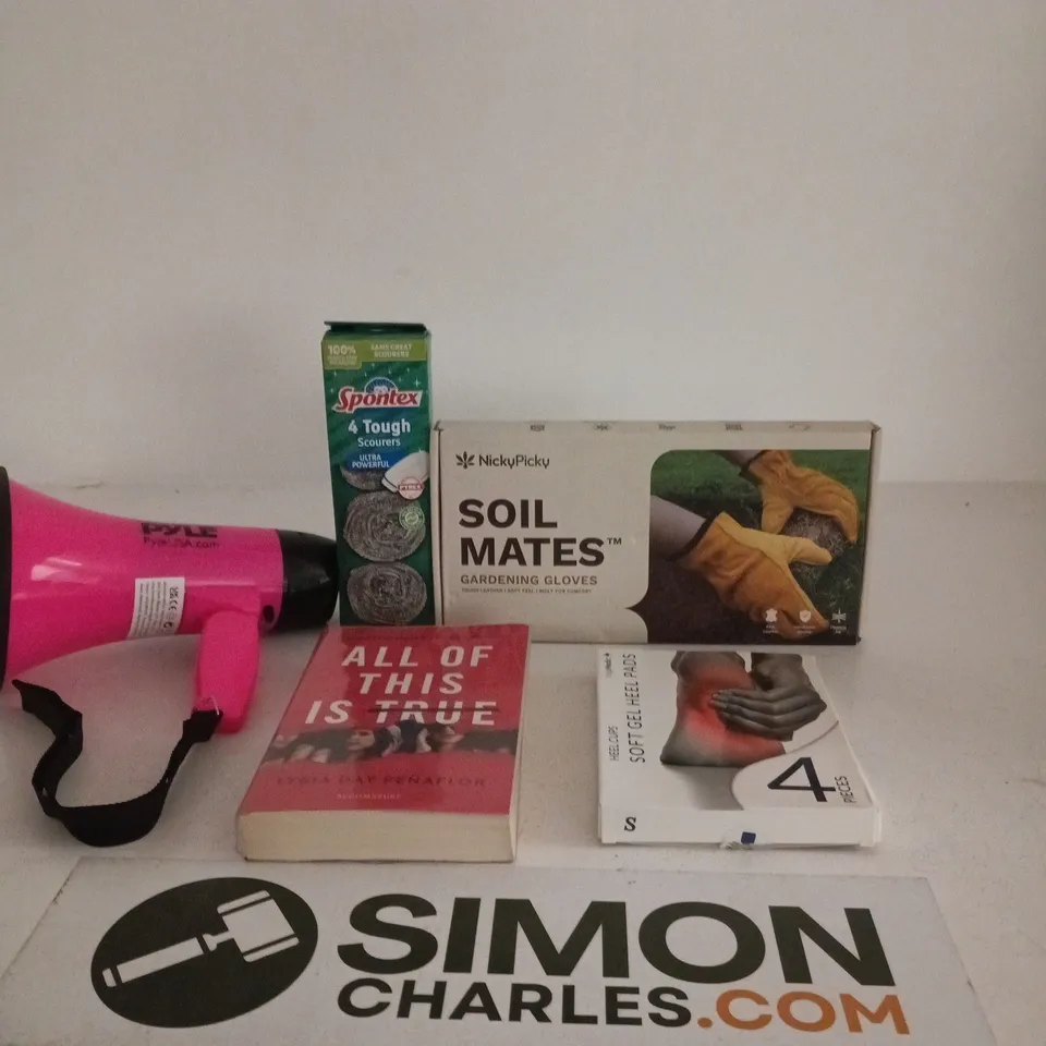 BOX OF APPROXIMATELY 10 ASSORTED ITEMS INLCLUIDNG SPARE PRINTER ROLLING KIT, NICKY PICKY SOIL MATES GARDENING GLOVES AND PANASONIC EVOLTA NEO