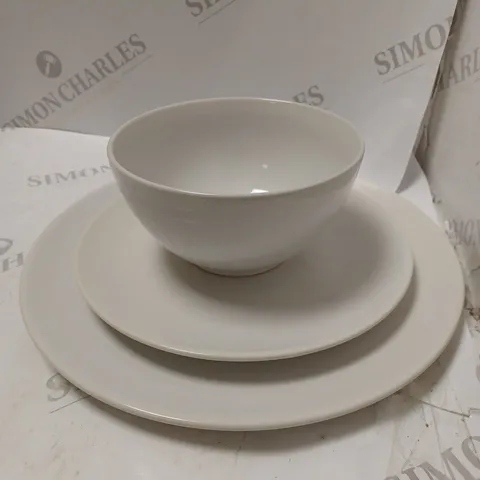 BRAND NEW BOXED CESIRO 12 PIECE DINNERWARE TO INCLUDE LARGE PLATES SAMLL PLATES AND BOWLS / COLLECTION ONLY