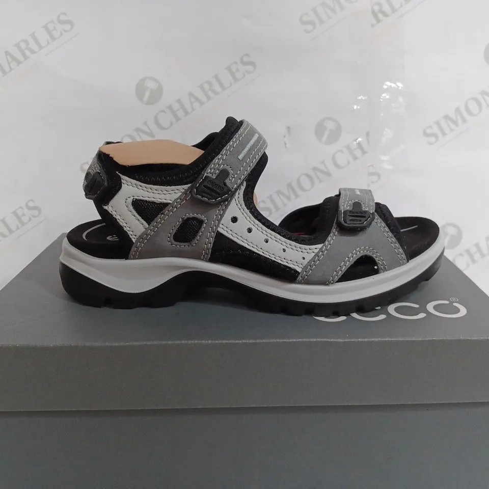 ECCO YUCATAN WOMANS SANDAL IN GREY - EU 38