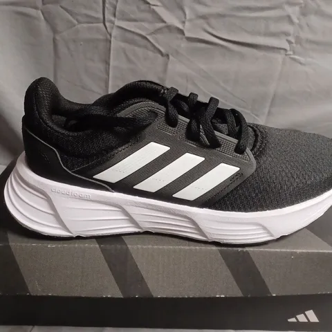 BOXED PAIR OF ADIDAS GALAXY 6 W RUNNING SHOES – (UK 6)