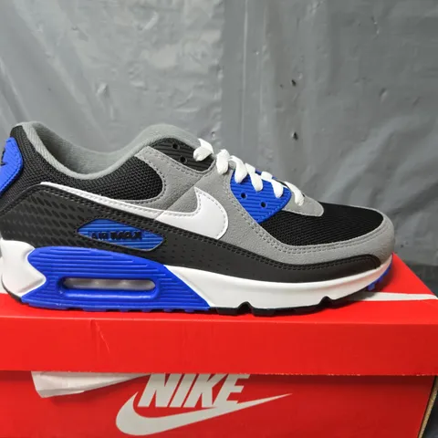 BOXED PAIR OF NIKE AIR MAX 90 TRAINERS IN BLACK/BLUE - UK 9