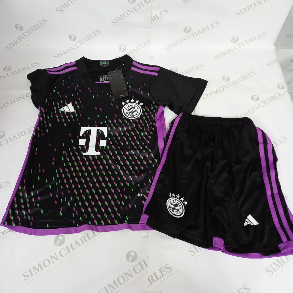 ADIDAS FC BAYERN MUNCHEN KIT - KANE 9 - UK KIDS 22