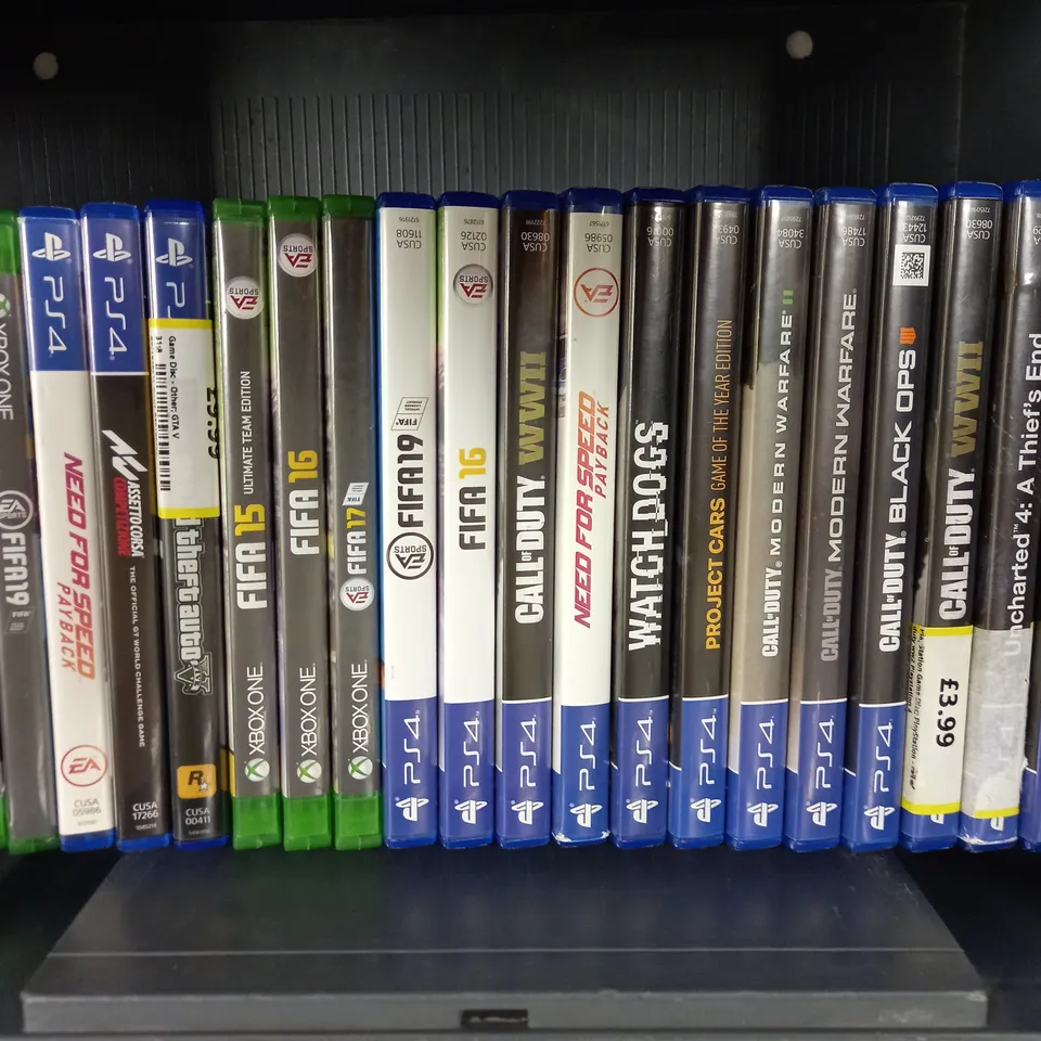 APPROXIMATELY 20 ASSORTED PS4/XBOX ONE VIDEO GAMES TO INCLUDE WATCH DOGS, UNCHARTED 4, NEED FOR SPEED PAYBACK ETC 