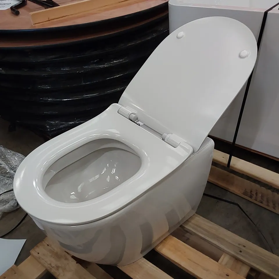 DESIGNER TOILET BASIN WITH SEAT 