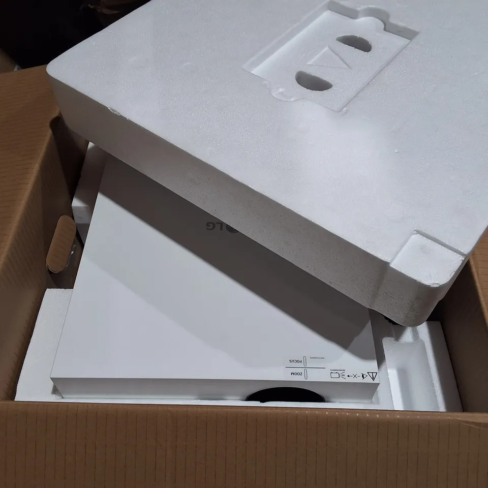 BOXED LG CINE BEAM LASER 4K UHD PROJECTOR