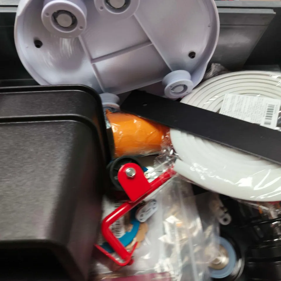 APPROXIMATELY 15 ASSORTED HOUSEHOLD PRODUCTS TO INCLUDE AIR UP PODS , GUFY AND TOURCH