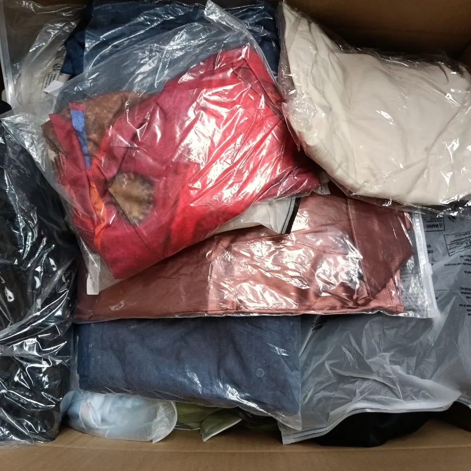 APPROXIMATELY 30 ASSORTED CLOTHING ITEMS IN VARIOUS SIZES, STYLES & COLOURS TO INCLUDE BRANDS SUCH AS ZARA, ZOLA, BROKEN SOCIETY, ETC - COLLECTION ONLY