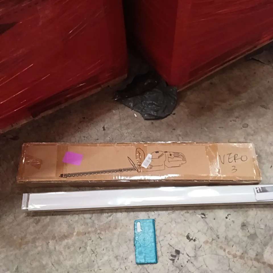 PALLET OF ASSORTED ITEMS TO INCLUDE - CHAINSAW, CURTAIN RAILS, PHONE CASE 