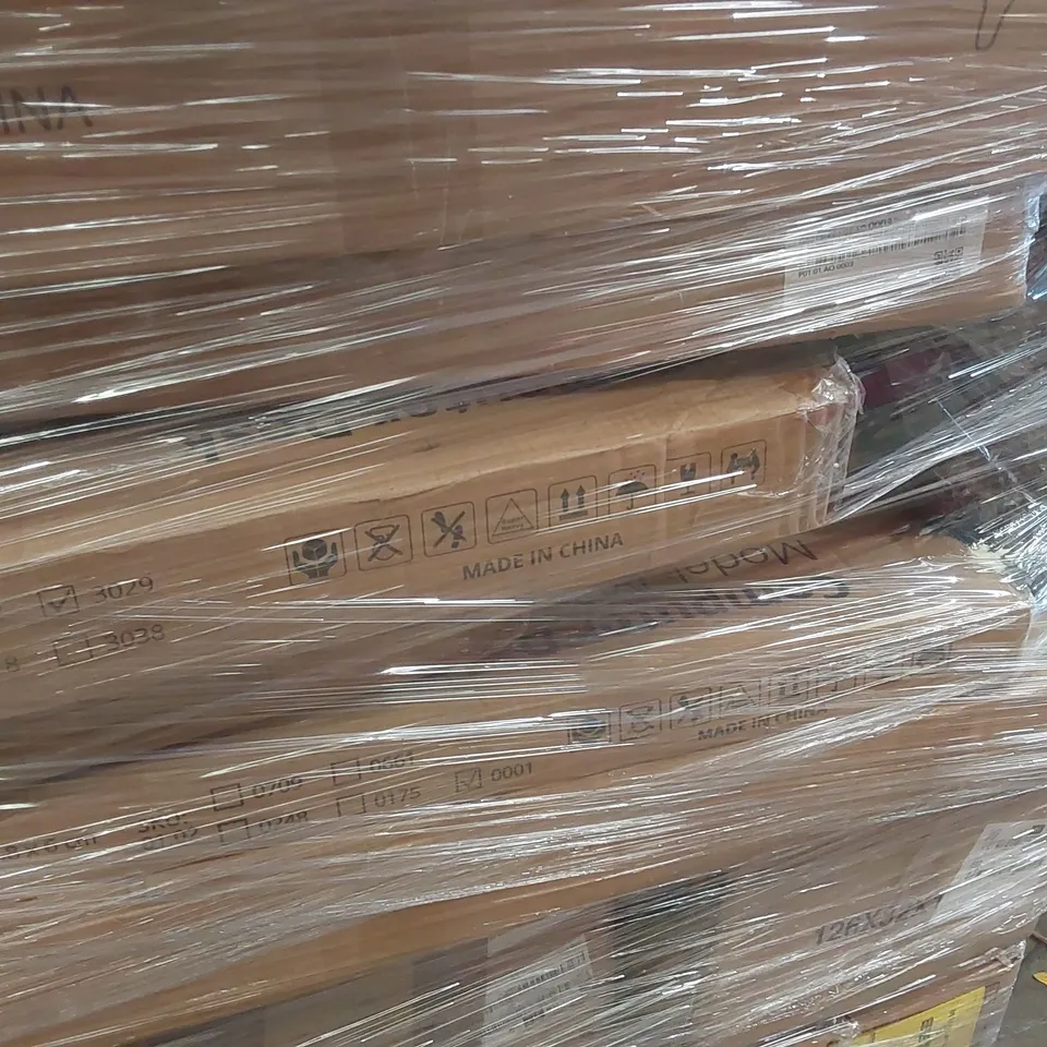 PALLET CONTAINING A LARGE ASSORTMENT OF CONSUMER PRODUCTS INCLUDING: ACCENT CHAIRS, COMPUTER DESKS, SLEEPER SOFA ECT