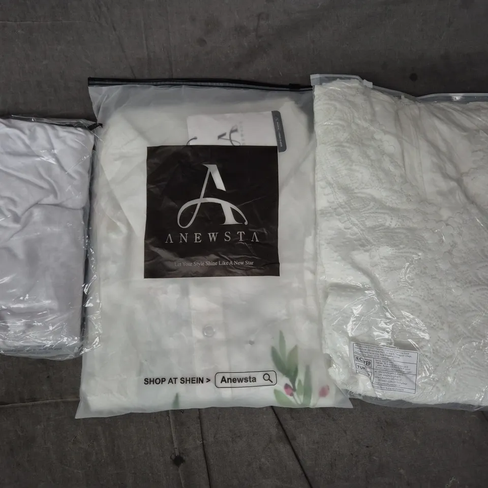 APPROXIMATELY 25 ASSORTED CLOTHING AND FASHION PRODUCTS IN VARIOUS STYLES AND SIZES - COLLECTION ONLY