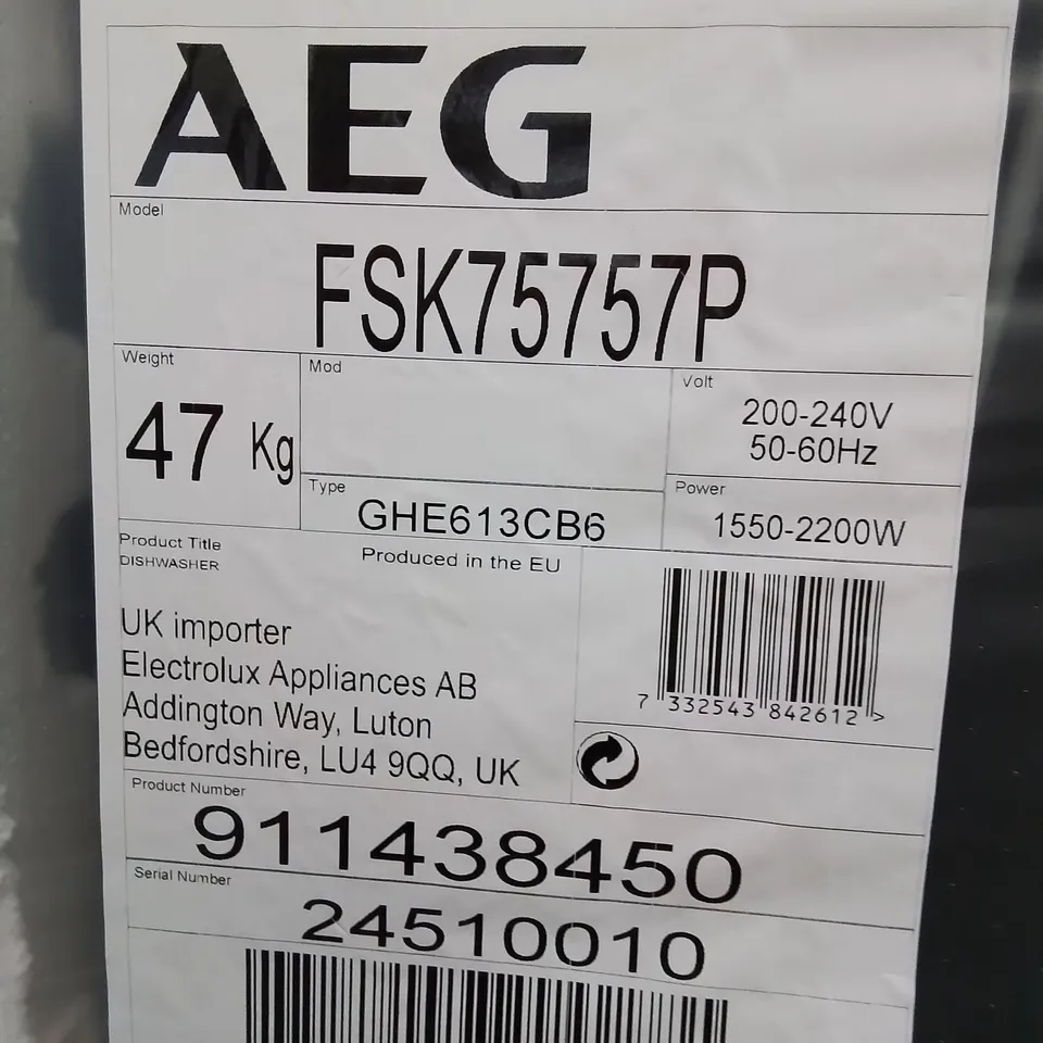 AEG 7000 GLASSCARE INTEGRATED DISHWASHER WITH AIRDRY TECHNOLOGY 14 SETTINGS Model FSK75757P