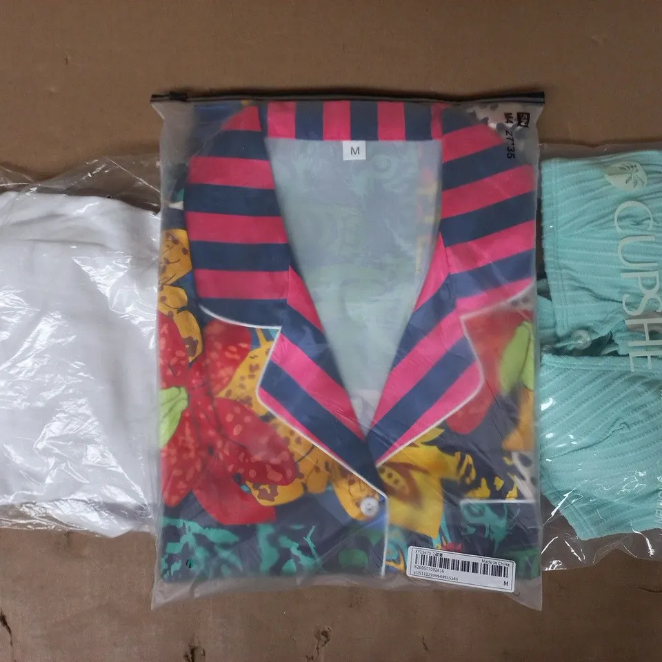 APPROXIMATELY 20 ASSORTED CLOTHING AND FASHION PRODUCTS IN VARIOUS STYLES AND SIZES - COLLECTION ONLY