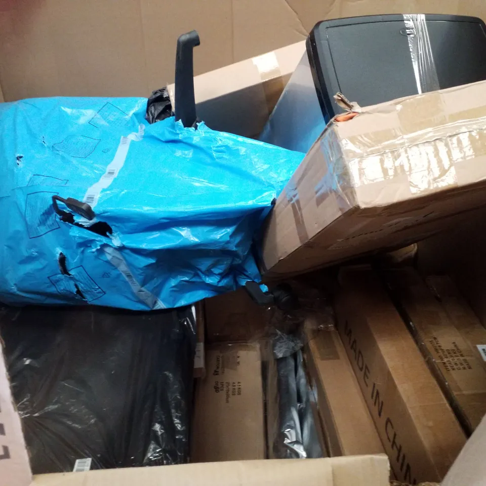 PALLET CONTAINING ASSORTED PRODUCTS INCLUDING SQUARE GLASS COFFEE TABLE - GOLD, PLAYPEN, ALL-TERRAIN KNEE WALKER PINK & FAN LAMP 